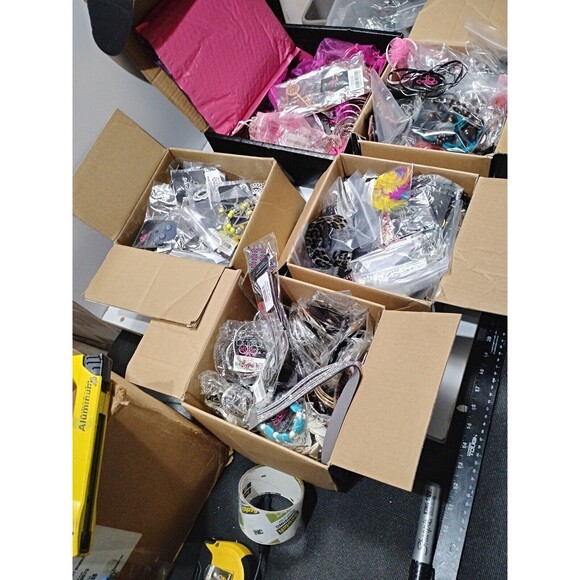 Paparazzi Jewelry Lot 50 Pieces - Necklaces, Bracelets, Earrings. - Picture 11 of 16